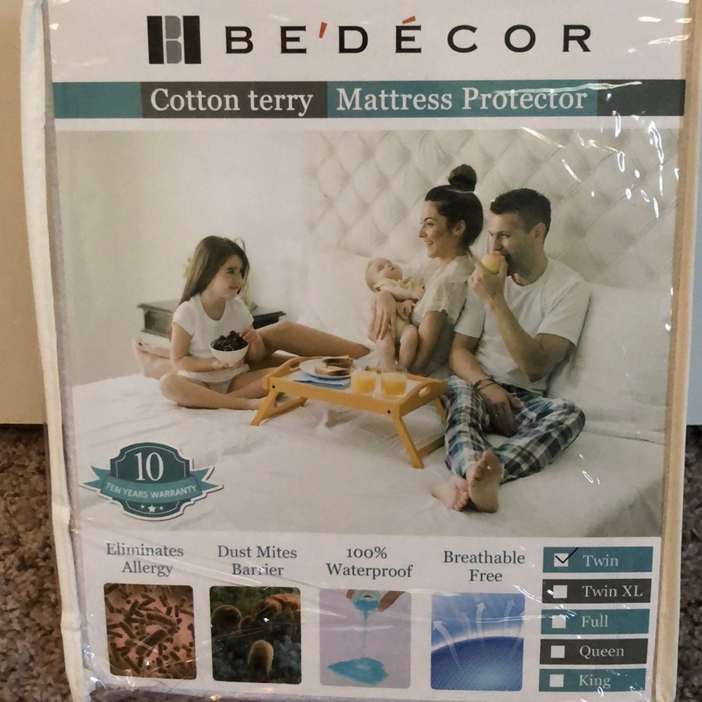 Twin size Cotton Terry Mattress protector.